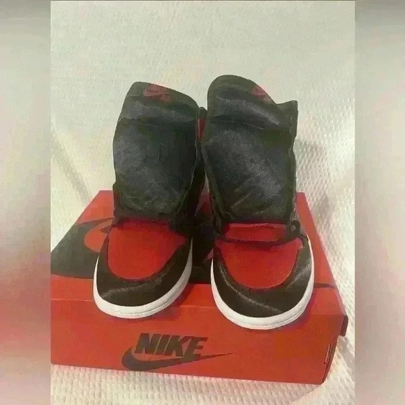 NIKE Air Jordan 9.5 Retro 1 Women’s Shoes - Picture 2 of 7